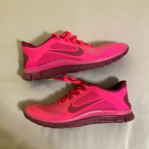 Gently Worn! Nike Free Run 4.0 V3 X Livestrong: Fuschia. Size Womens 8
